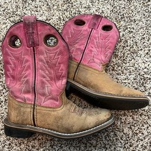 Girls pink cowgirl boots